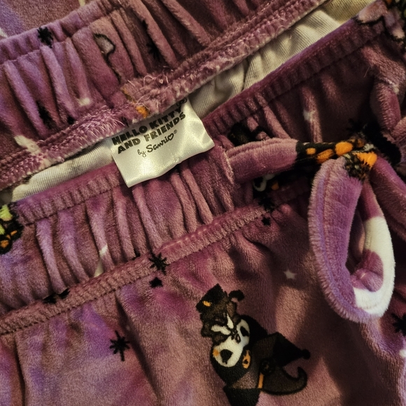 Hello kitty halloween pajamas set hello kitty pajamas velour velvet small med - Picture 4 of 6
